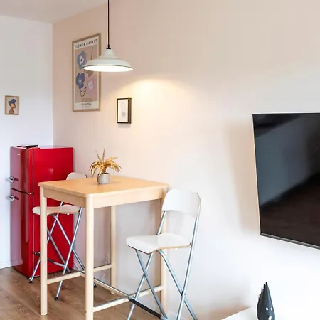 Sunny New-build Studio, Ac, Direct Tram To Center * Bratislava